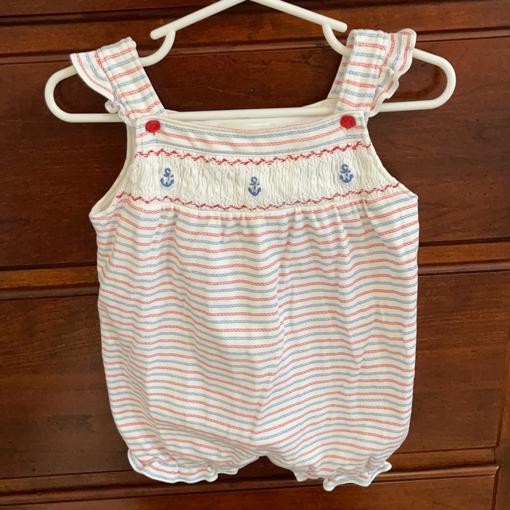 Baby Threads one piece summer outfit, size 6 month
